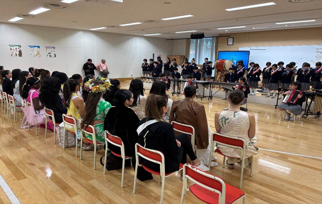 部屋に集まっている人々

AI 生成コンテンツは誤りを含む可能性があります。